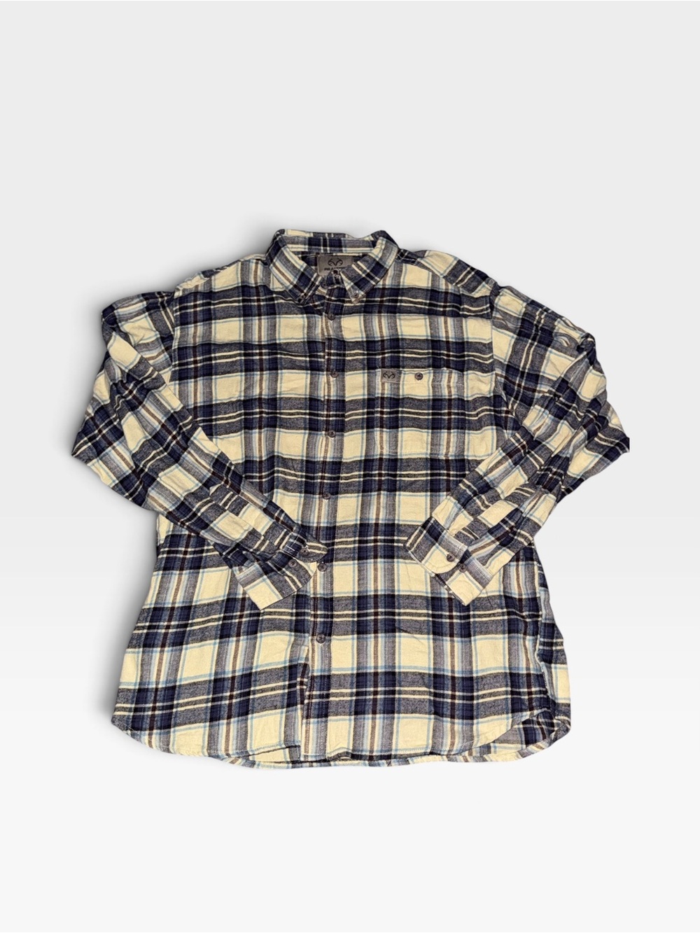 Realtree Men's Navy and Cream Plaid Button-Down Shirt